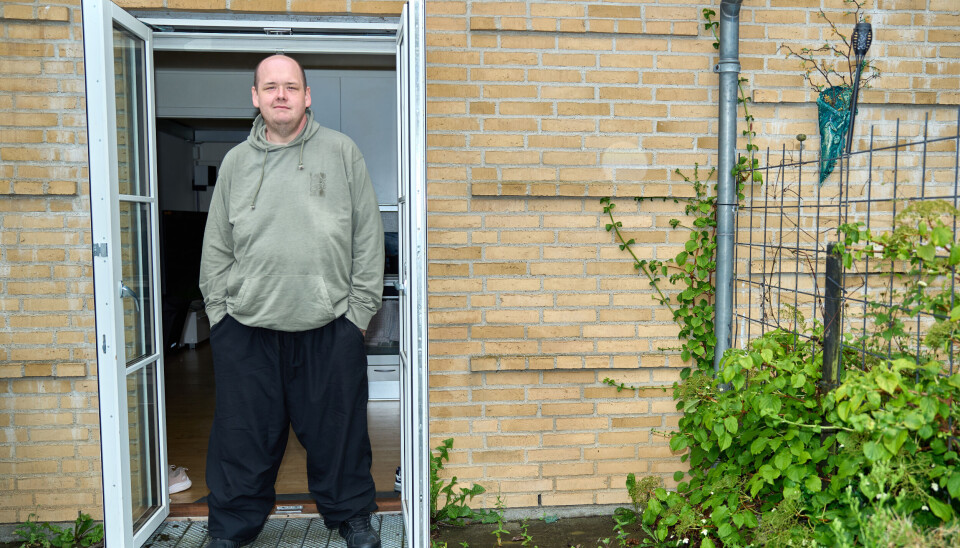 Billede 5 - Efter alle hjælpemidlerne er blevet fjernet, har Stefan fået plads til møbler i sit lille rækkehus.
