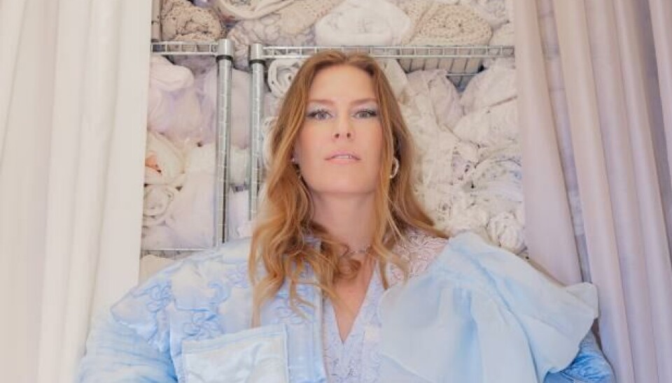 Katrine Ravdal står i eget tøj