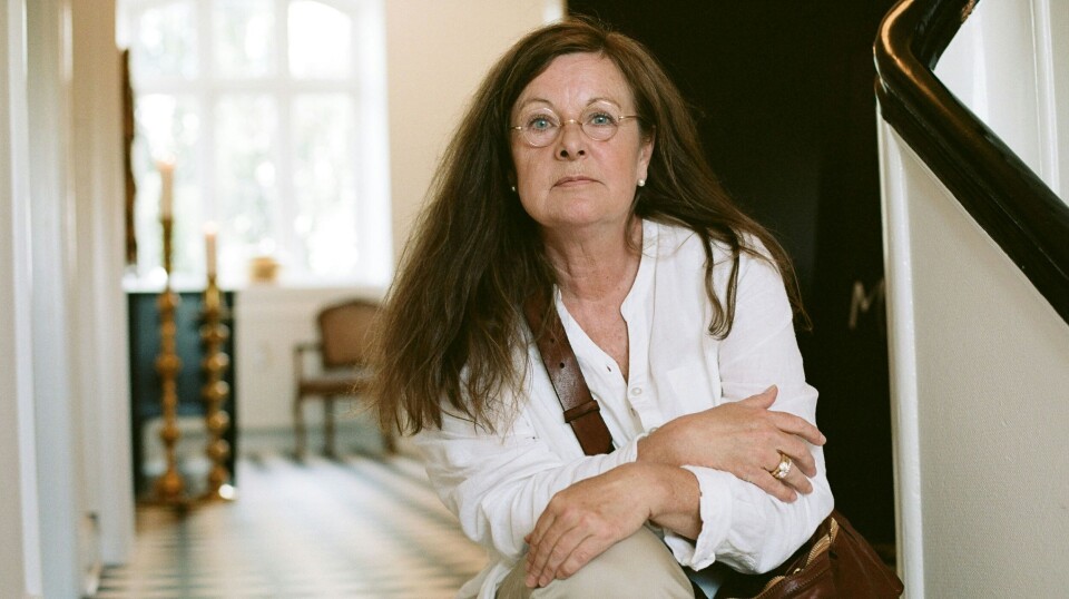 Jeanett Exner iført en hvid skjorte.