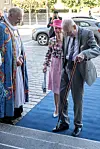Ligesom sin kusine, dronning Margrethe, går grev Ingolf, 85, nu med stok.