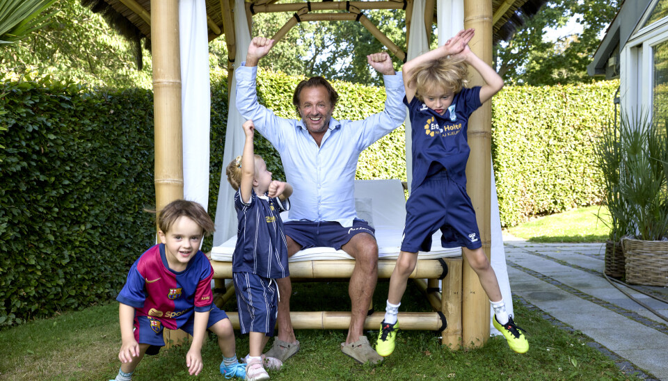 Dennis Knudsen og børnene Lucas, Noah og Aura