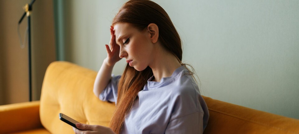 Jeg har snaget i min kærestes telefon - og nu står jeg i et dilemma