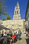 Fransk idyl: Den smukke middelalderby Saint-Émilion er et obligatorisk stop på vinruten i Bordeaux.