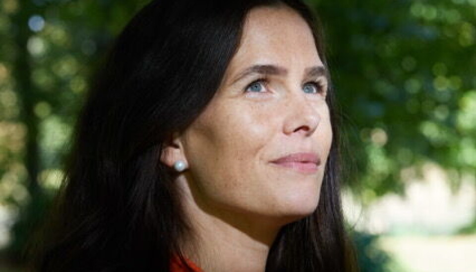 Matilde Trobeck kigger ind i kameraet