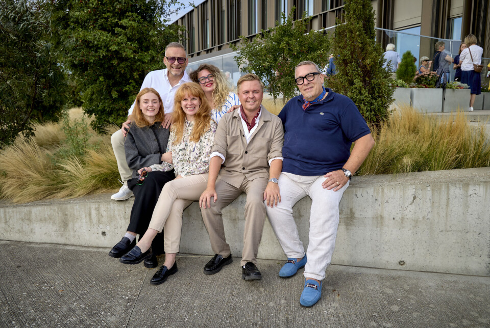 Revyholdet i Sønderborg 2026 er Jesper Lundgaard og Ane Høgsberg sammen med Johanne Milland, Rikke Buch Bendtsen, Jeff Schjerlund og Thomas Eje.