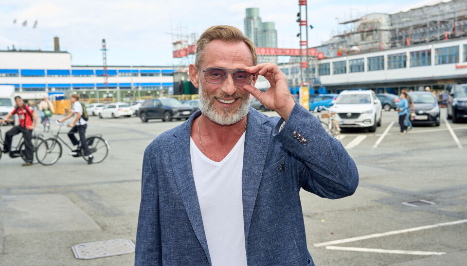 Roland Møller savner familien: Vil til Odense