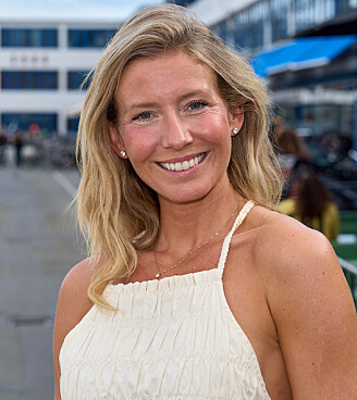 Carla Mickelborg viser kæresten frem