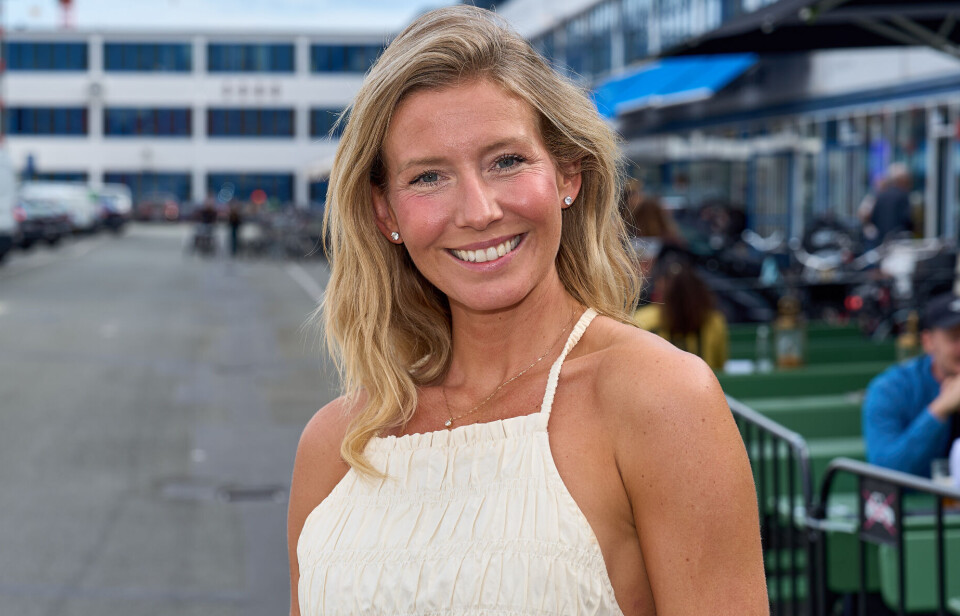 Carla Mickelborg viser kæresten frem