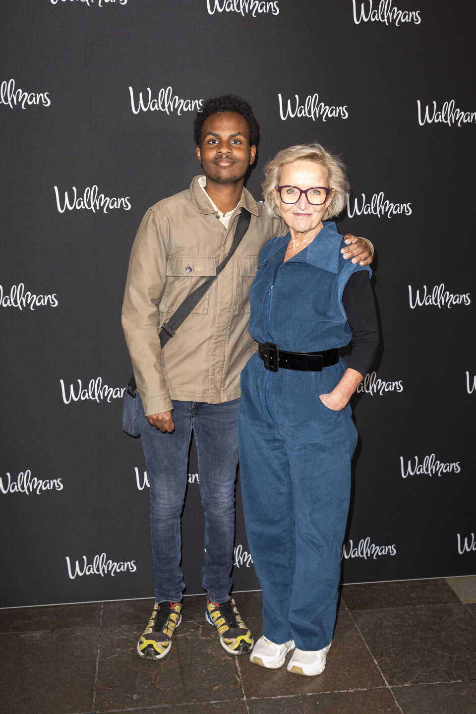 Sammen med sønnen Jakob, 22, til premieren på Wallmans nye show i Cirkusbygningen sidste onsdag.