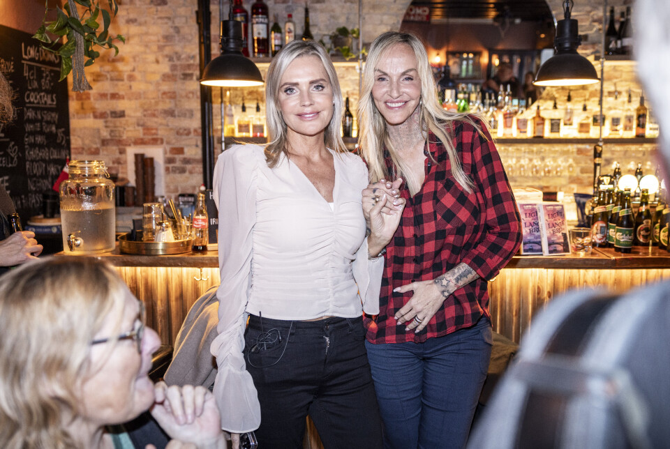 Linse Kessler og Janni Ree smiler til kameraet.