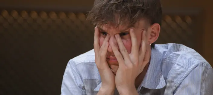 Ikke set på tv: Mads rakte tunge af Martin i "Forræder"