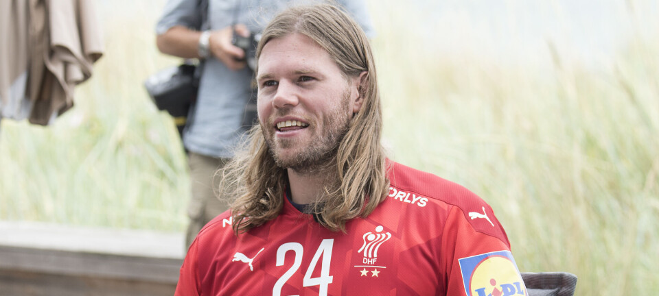 Rørende gestus: Mikkel Hansen klipper alt håret af