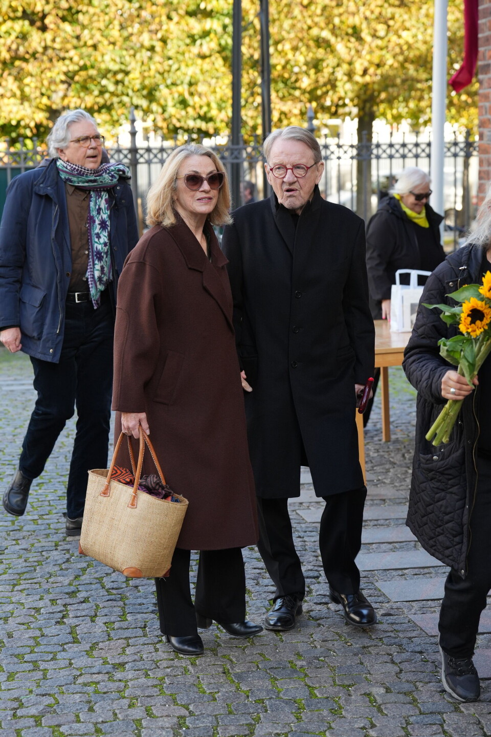 Se billederne: Nu bisættes Jørgen Leth