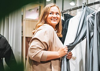 I mange år dulmede Charlotte sit mindreværd med shopping – men en dag gik det galt