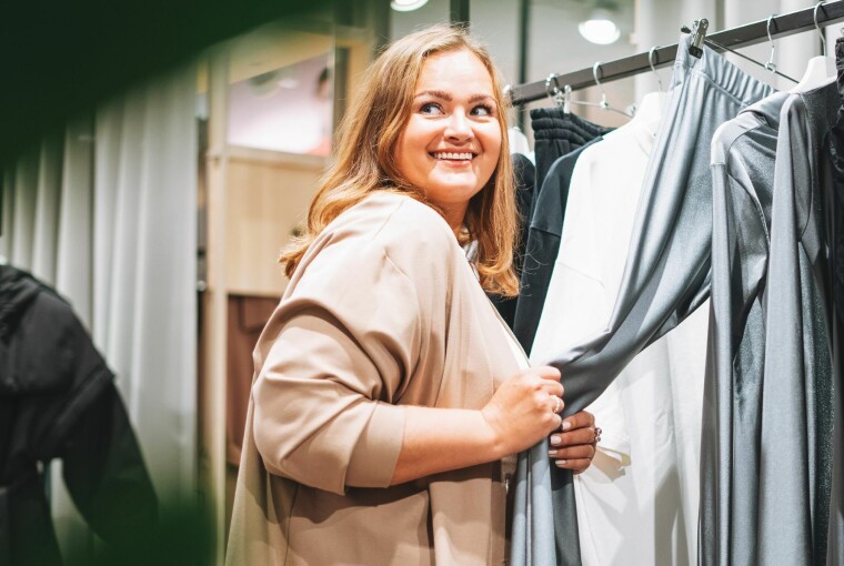 I mange år dulmede Charlotte sit mindreværd med shopping – men en dag gik det galt