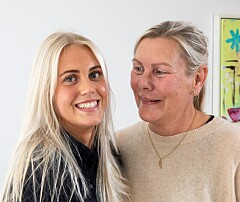 Da Molly blev forældreløs som seksårig, flyttede hun hjem til sin moster: ”Jeg skifter imellem at kalde hende mor og moster”