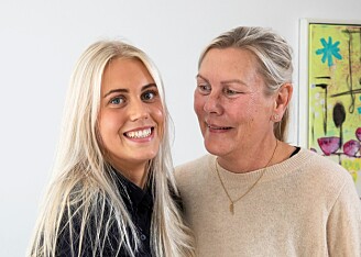 Da Molly blev forældreløs som seksårig, flyttede hun hjem til sin moster: ”Jeg skifter imellem at kalde hende mor og moster”