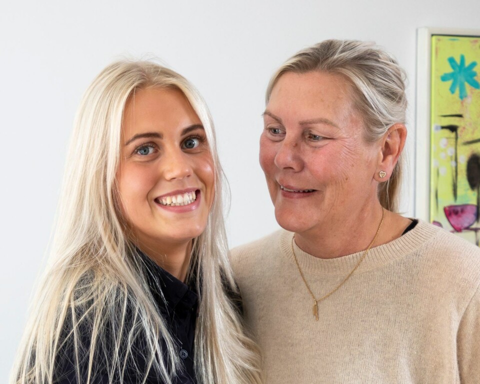 Da Molly blev forældreløs som seksårig, flyttede hun hjem til sin moster: ”Jeg skifter imellem at kalde hende mor og moster”