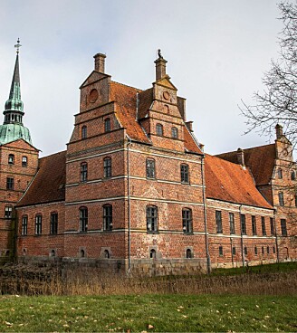 Det spøger på Rosenholm Slot, fortæller slotsforvalteren: 'Jeg har oplevet det samme flere gange'