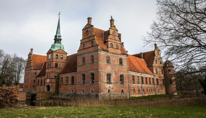 Det spøger på Rosenholm Slot, fortæller slotsforvalteren: 'Jeg har oplevet det samme flere gange'
