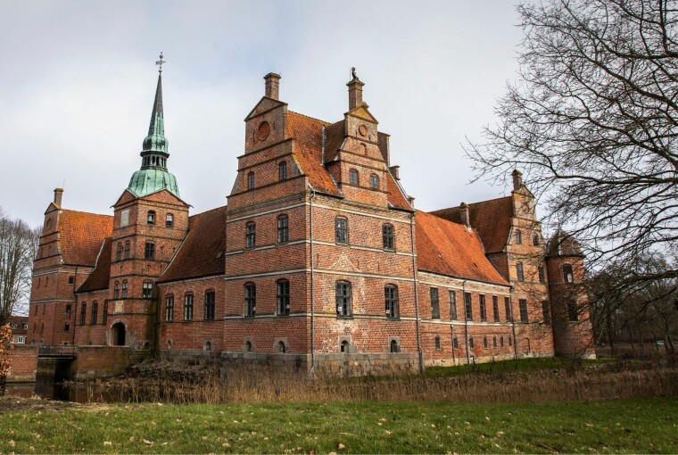Det spøger på Rosenholm Slot, fortæller slotsforvalteren: 'Jeg har oplevet det samme flere gange'
