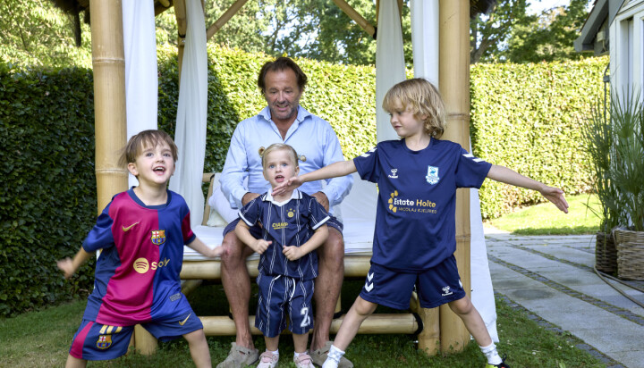 Se billederne: Dennis Knudsens børn besøger deres mor og halvsøster