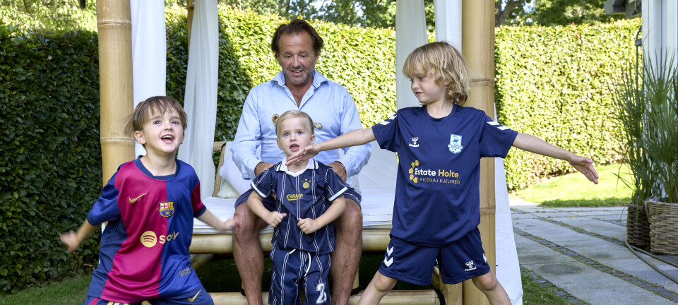 Se billederne: Dennis Knudsens børn besøger deres mor og halvsøster