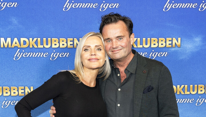 Nu reagerer Jeppe endelig på Janni og Karstens genforening