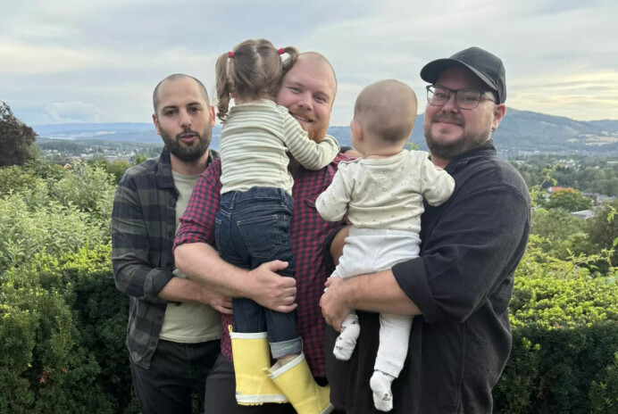 De er tre forelskede fædre med to børn: 'Det vigtigste er, at børnene er ønskede og elskede'