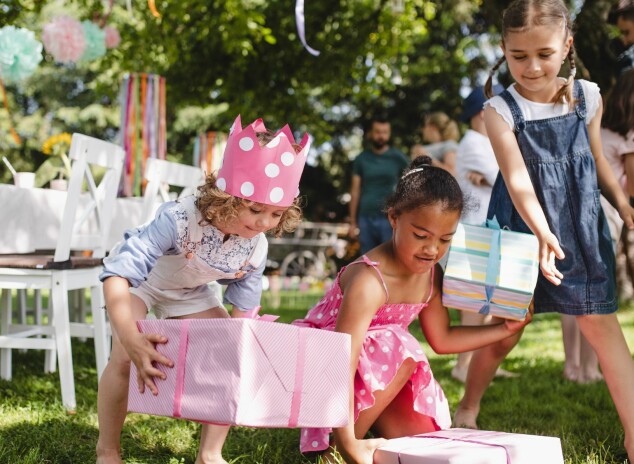 Min datters klasse vil indføre gavefri fødselsdage – jeg synes, at det er latterligt