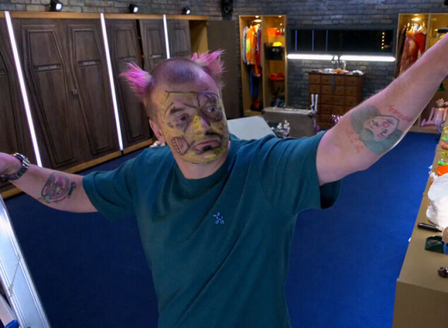 Tobias Dybvad går all in på halloween: Røv-uhyggeligt!