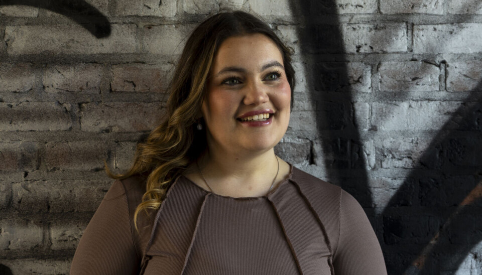 Se billederne: Stephanie Siguenza hylder sin far med tatoveringer
