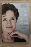 'Bliv glad for dit ansigt – helt naturligt, fem uger med ansigtsyoga', Gads Forlag, 250 kr.