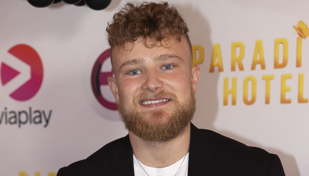 Simon Rihan Oskar chokeret over exit fra Paradise Hotel: En dramatisk parceremoni