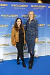 Cecilie Strøm Jespersen og Karina Hvid Arensbach til premiere på 'Madklubben - Hjemme igen' i Imperial i København.