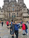 Vi blandede os med alle de glade pilgrimme foran katedralen i Santiago de Compostela.