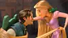 To animerede figurer i tæt konfrontation i en scene fra Disneys Tangled