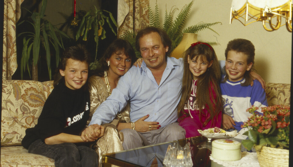 Billede 6 - June og Peter Belli åbnede altid dørene for pressen
og gav interviews med børnene Michel, Chano og
Natasja. Her ses familien Belli i 1988.