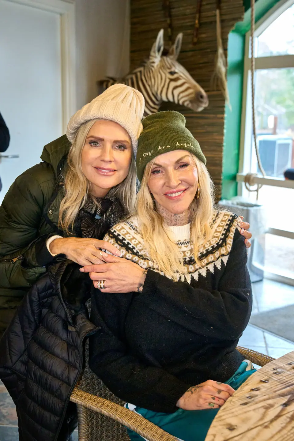 Janni Ree Og Linse Kessler Oplever Dyreeventyr I Pangea Park Janni Ree Og Linse Kessler Oplever Dyreeventyr I Pangea Park