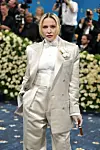 Madonna til Met Gala 2025 i New York, hvor temaet var 'Superfine: Tailoring Black Style' .
