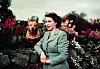 Elizabeth fotograferet
med en af sine hunde
i 1952 – året, hvor hun
blev dronning.