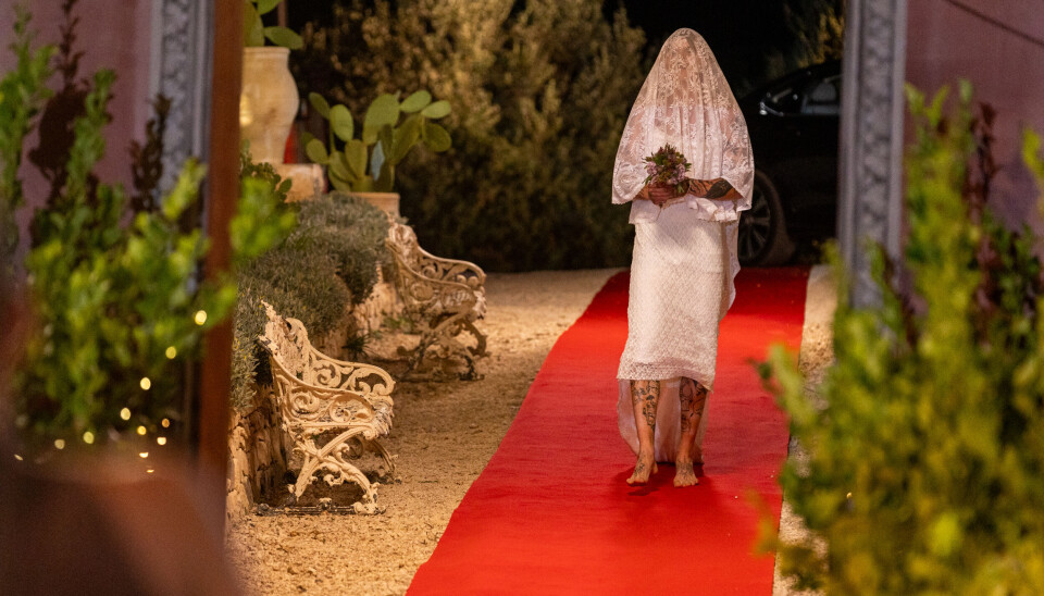 Stor overraskelse i Bachelorette: Carl-Emil stjæler showet på den røde ...