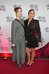 Camilla Riedmann og Dina Mary på den røde løber til gallapremieren på 'The Devil wears prada' 2