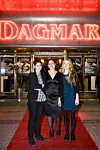 Med døtrene Agnes og Alba til premiere på Pernillas film 'Beyond' i 2011.