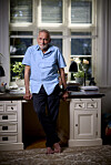 Kræftsyg Jussi Adler-Olsen håber på en kur: Jeg ved, den er der