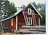 Vi havde en ødegård i Sverige. Min far fandt ud
af, at før man havde rigtig maling, så blandede man
selv den røde farve. Han tog rundt på museer og talte med museumsfolk om, hvor den røde farve kom
fra, og hvorfor de svenske huse er røde. Så gik han
i gang med at koge okker, æg og alt muligt, for han
ville ikke bare købe rød farve i Flügger. Det skulle
være efter den gamle opskrift og koge i seks dage.
Han rejste rundt i hele Sverige og købte jernmalm.