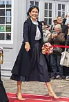 Dronningen var i
en Sashenka-nederdel fra Baum
und Pferdgarten,
frakke fra Goat
Fashion og hat fra
Susanne Juul.