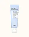 Lyseblå tube Cosrx Ultra-Light Invisible Sunscreen SPF 50 mod lys baggrund.