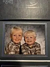 Glenn har tilbudt
sin lillebror René
(th.) at være med
i bogen, men han
har afslået, og er
helt indforstået
med, at Glenn og
Dorte fortæller
deres historie.
