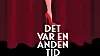 Illustreret teaterplakat med røde gardiner, et ben i rød hæl og hvid tekst.